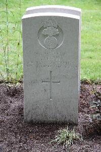 Berlin 1939-1945 War Cemetery - Cogdell, Thomas